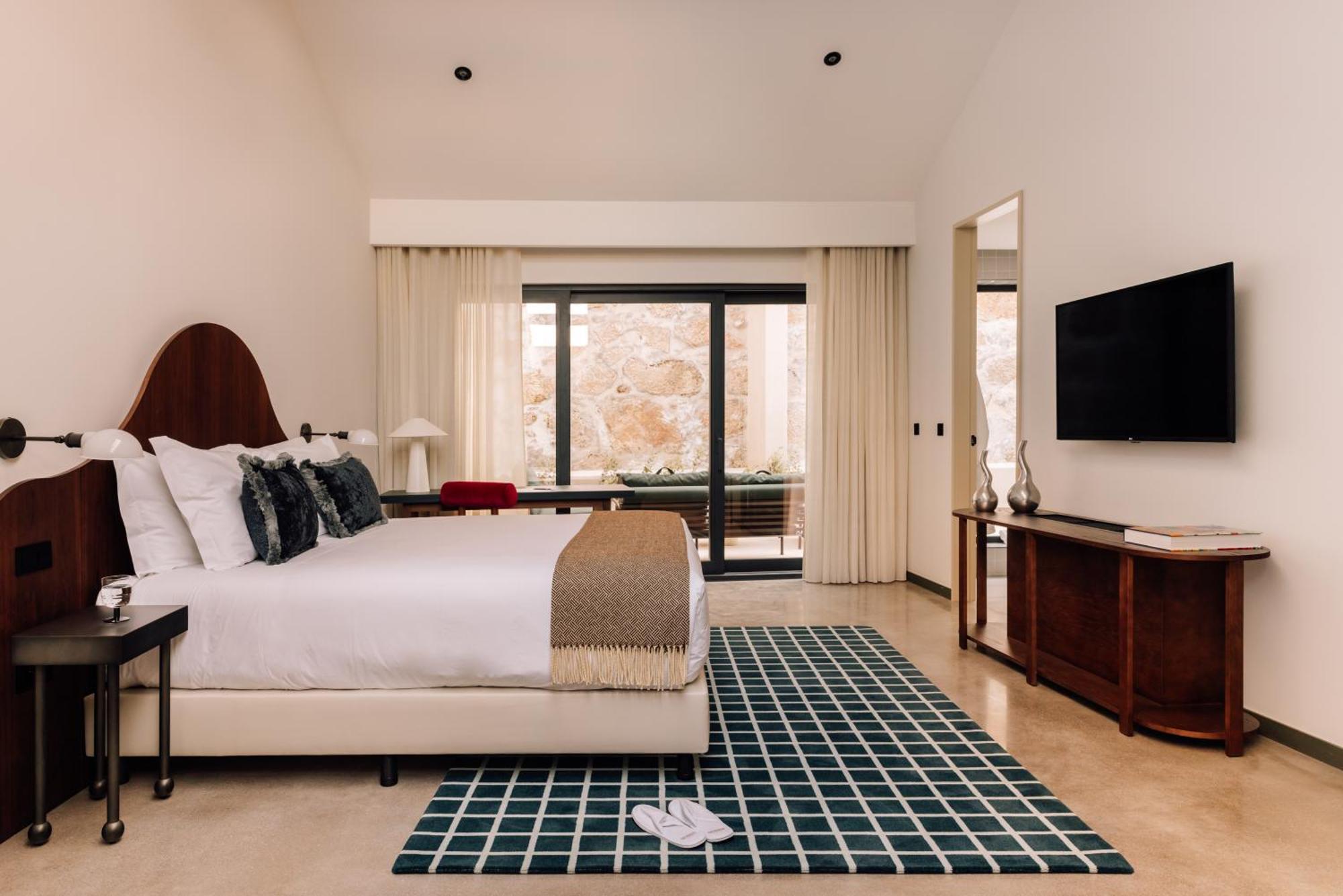 One-Bedroom Suite River View